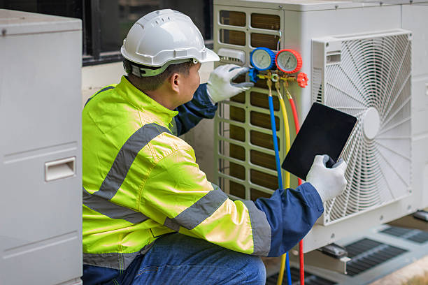 Professional Ac Installation technician working in Great Falls, VA